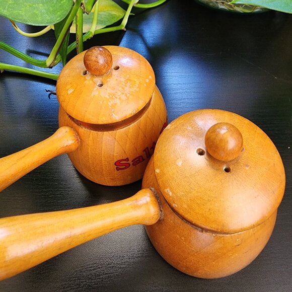 Vintage Salt Pot & Pepper Pot Handled Copper Accent MCM Wood Shakers - Picture 8 of 13